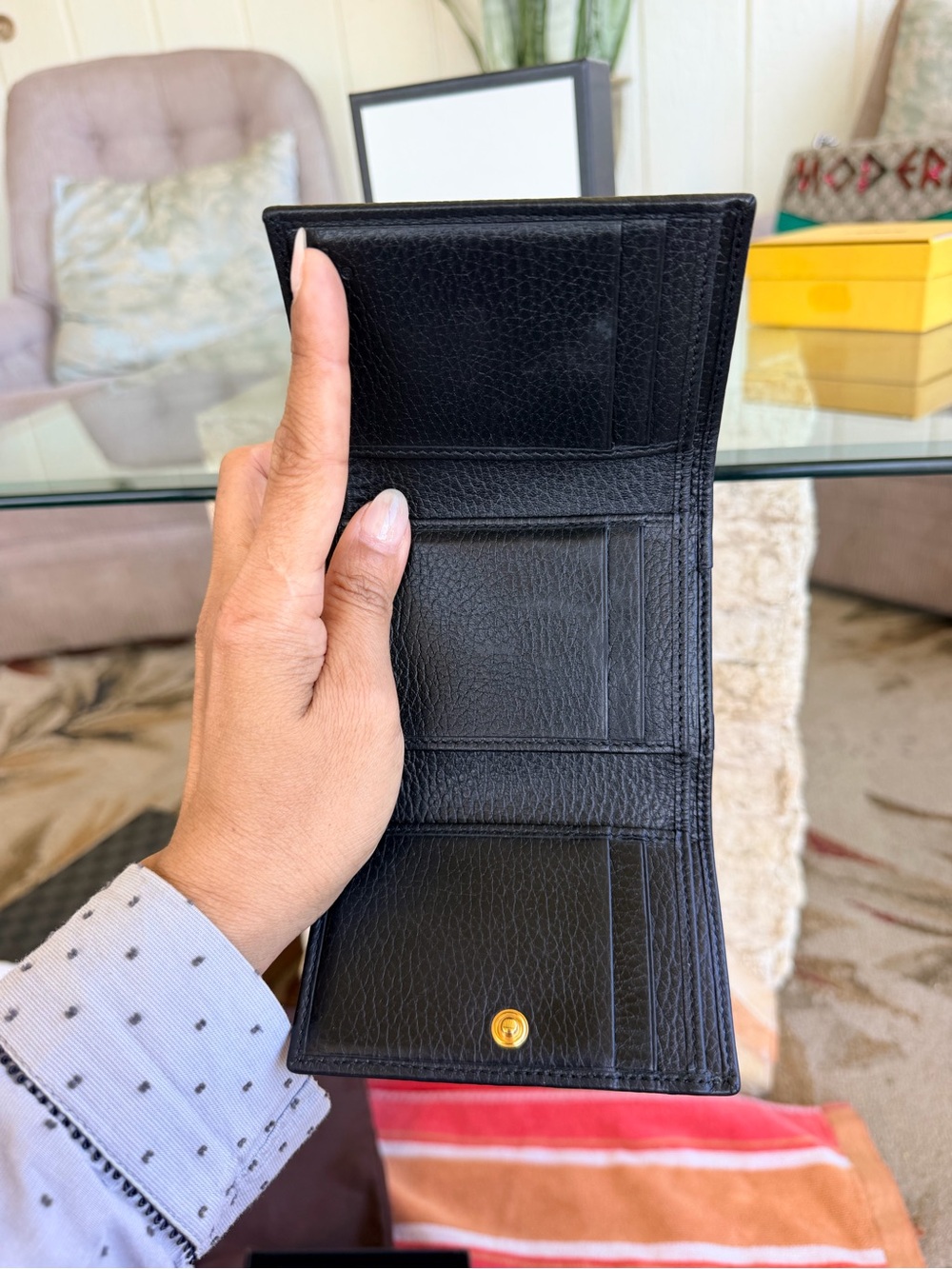 Sold!!!Gucci compact wallet💝💝💝 - Picture 8 of 9